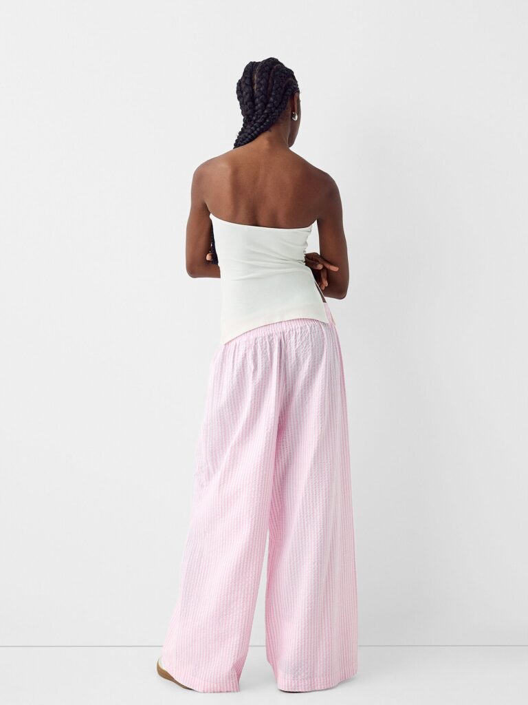 Bershka Pantaloni  roz pitaya / roz pastel preţ