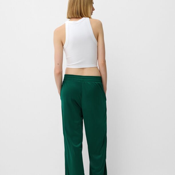 Bershka Pantaloni  verde închis / alb preţ