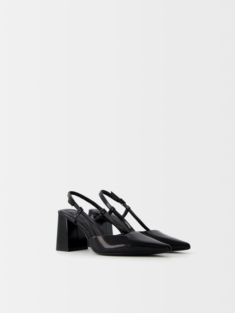 Preţ Bershka Pumps  negru