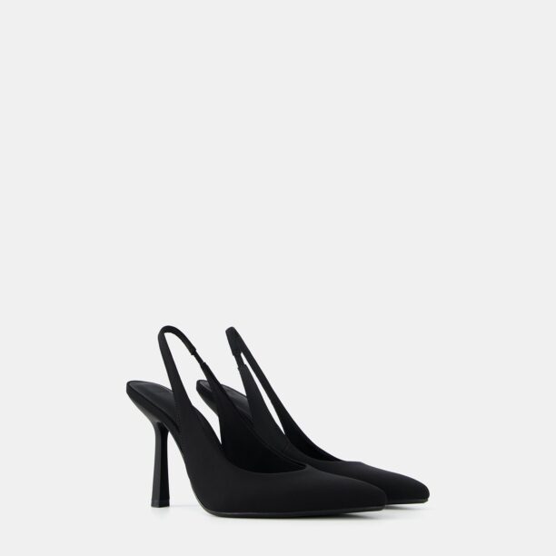 Preţ Bershka Pumps  negru