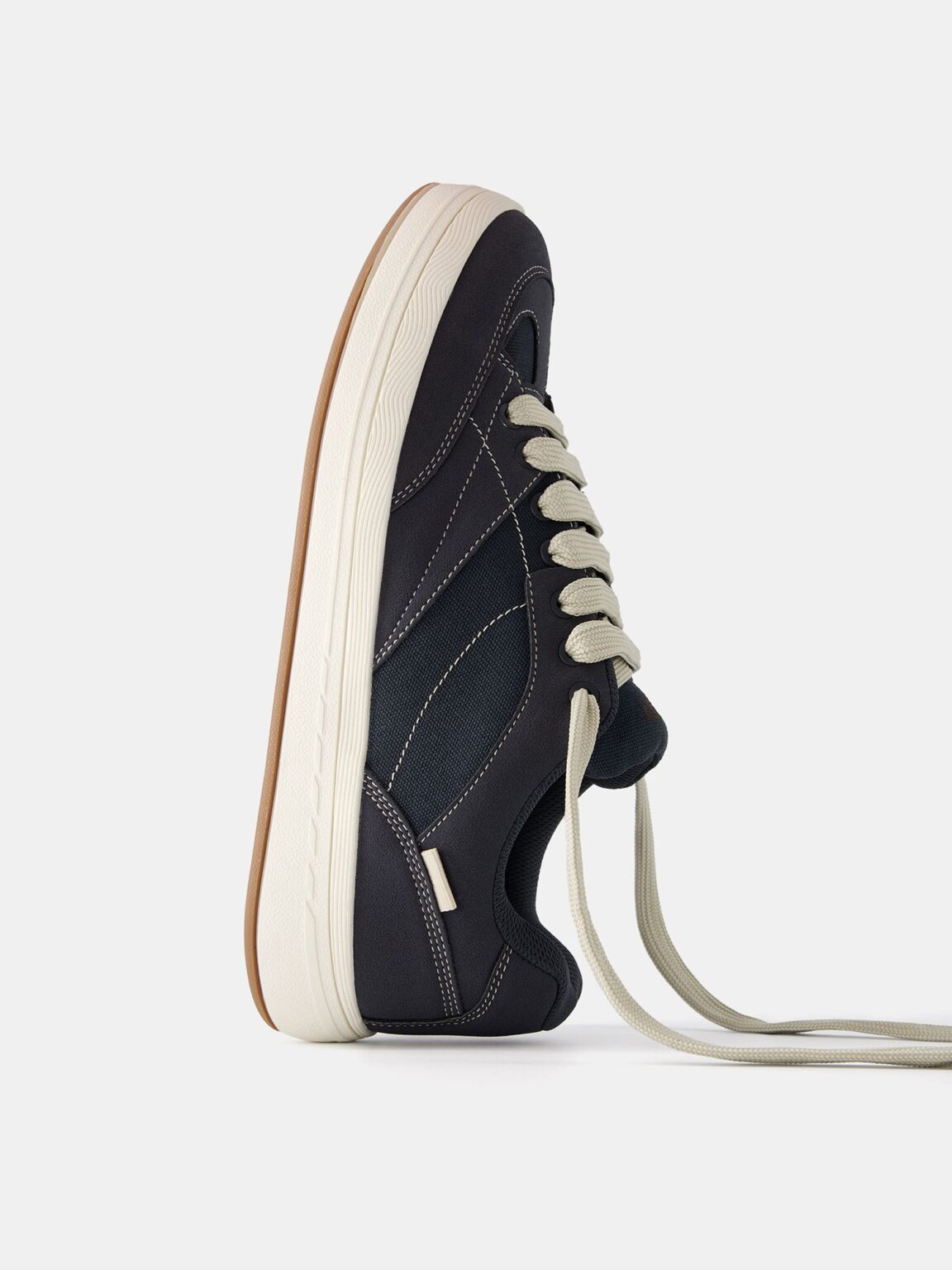 Cumpăra Bershka Sneaker low  albastru marin / albastru noapte / alb murdar