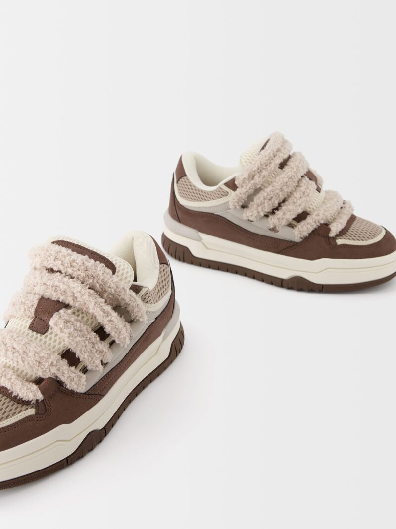 Preţ Bershka Sneaker low  bej închis / maro