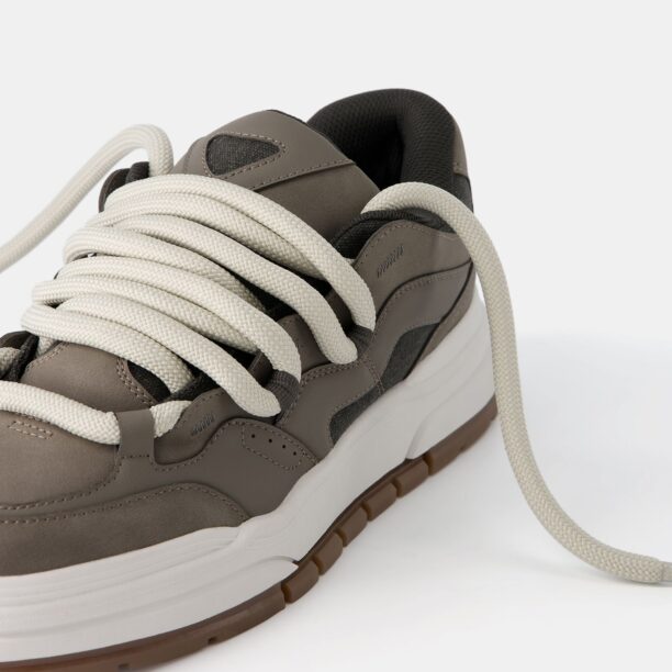 Original Bershka Sneaker low  gri taupe / gri închis