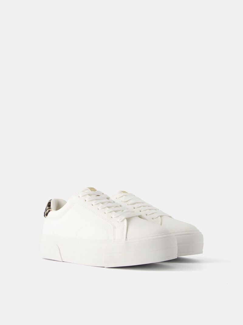 Preţ Bershka Sneaker low  maro cappuccino / negru / alb