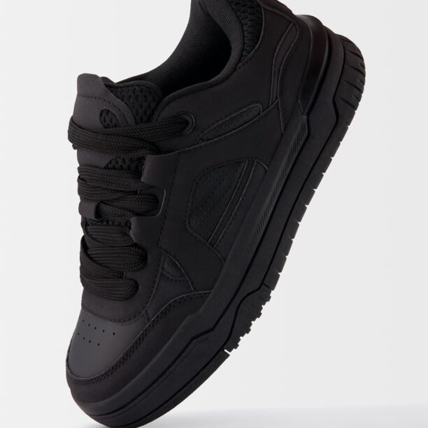 Bershka Sneaker low  negru preţ