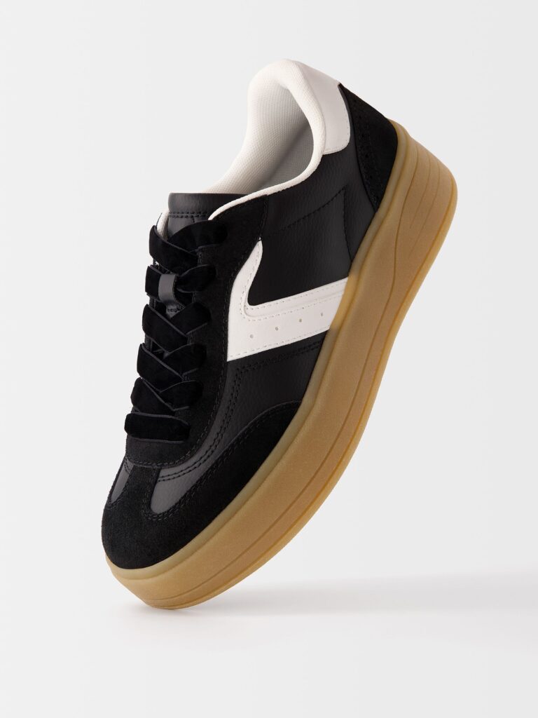 Cumpăra Bershka Sneaker low  negru / alb