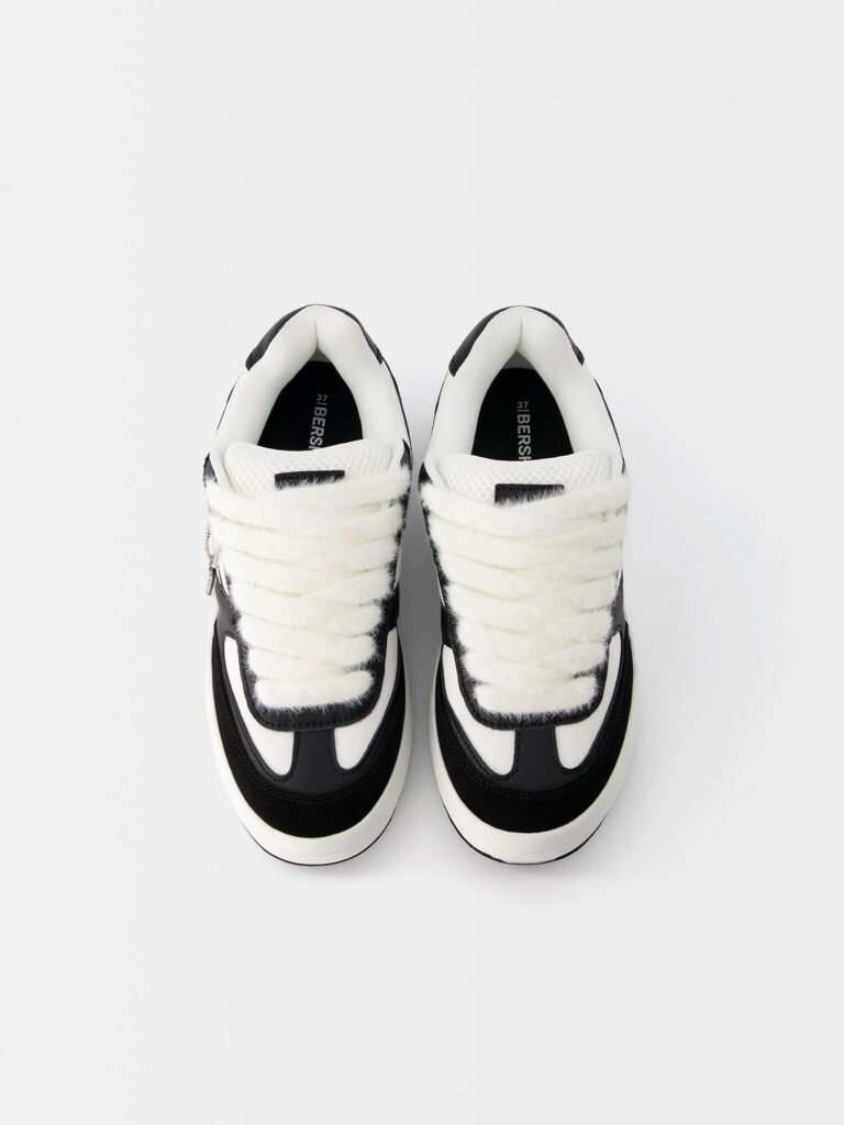 Cumpăra Bershka Sneaker low  negru / alb