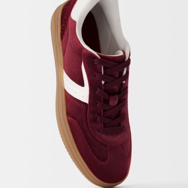 Bershka Sneaker low  roșu burgundy / alb preţ