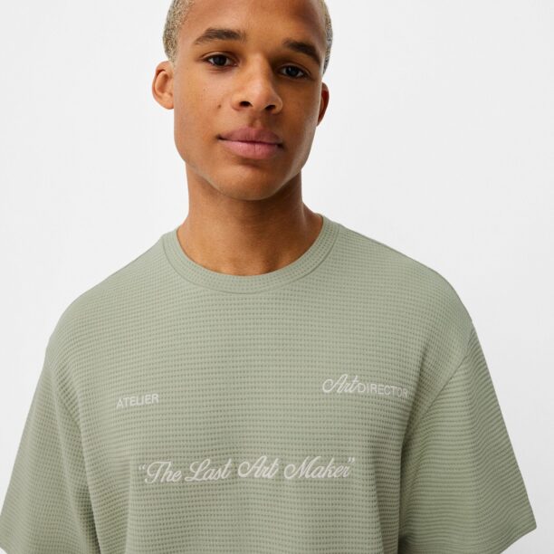 Preţ Bershka Tricou  alb kitt / verde pastel