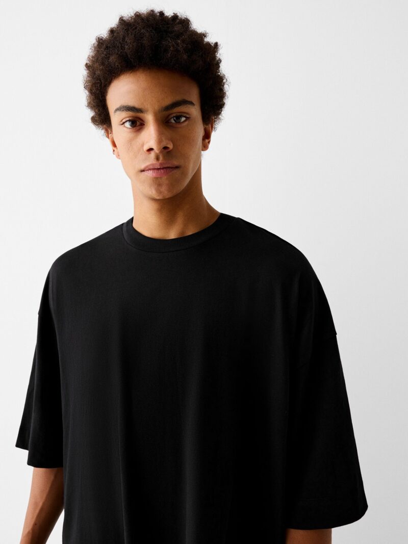 Preţ Bershka Tricou  negru