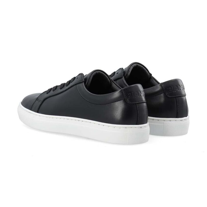 culoarea negru