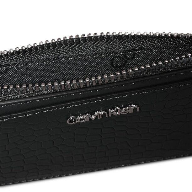 Cumpăra Calvin Klein Etui 'Must'  verde închis