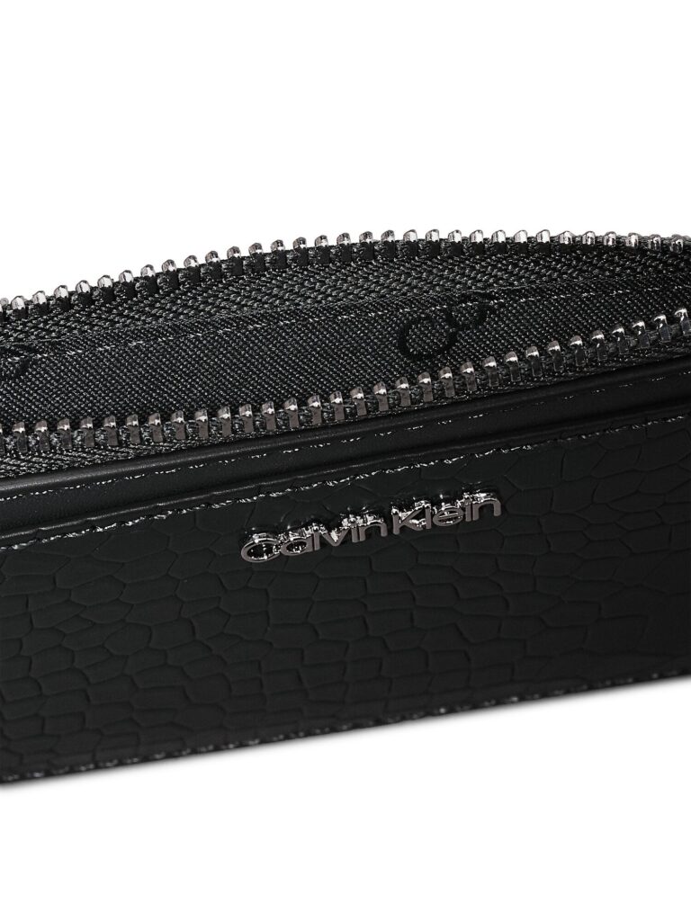 Cumpăra Calvin Klein Etui 'Must'  verde închis