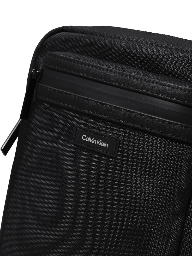 Calvin Klein Geantă de umăr 'ESSENTIAL'  negru preţ