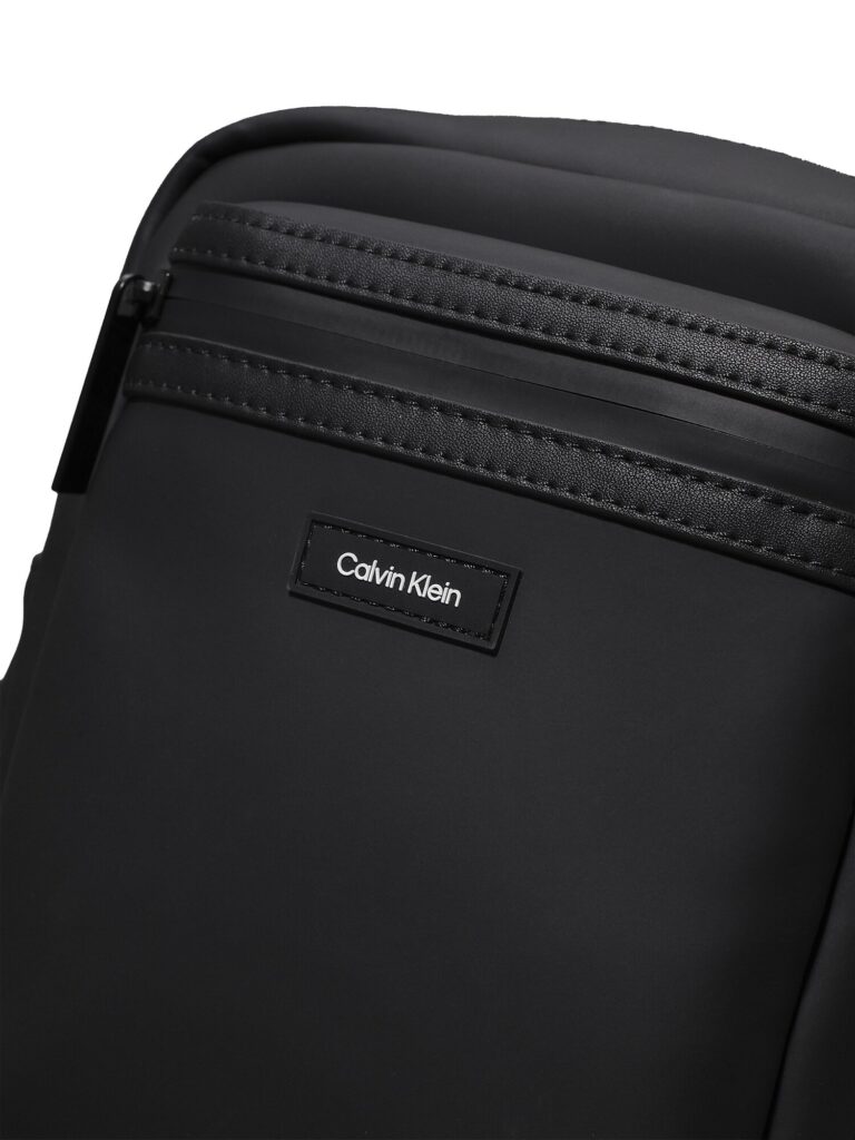 Calvin Klein Geantă de umăr 'Essential'  negru preţ