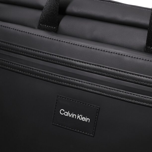 Calvin Klein Geantă laptop 'Essential'  negru preţ