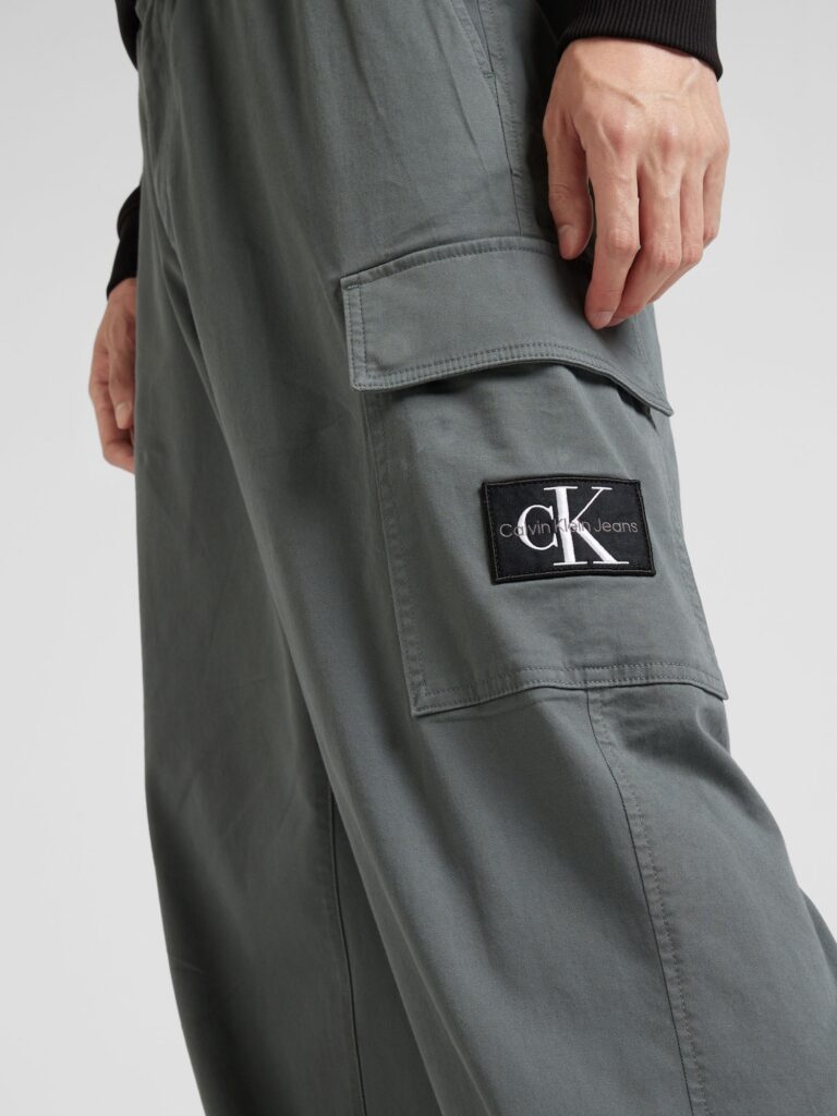 Calvin Klein Jeans Pantaloni cu buzunare  gri închis