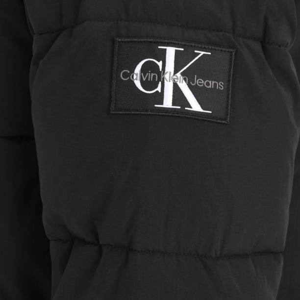 Calvin Klein Jeans Plus Geacă de iarnă 'ESSENTIALS'  negru / alb preţ