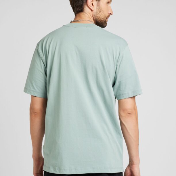 Calvin Klein Jeans Tricou  verde pastel / negru / alb preţ