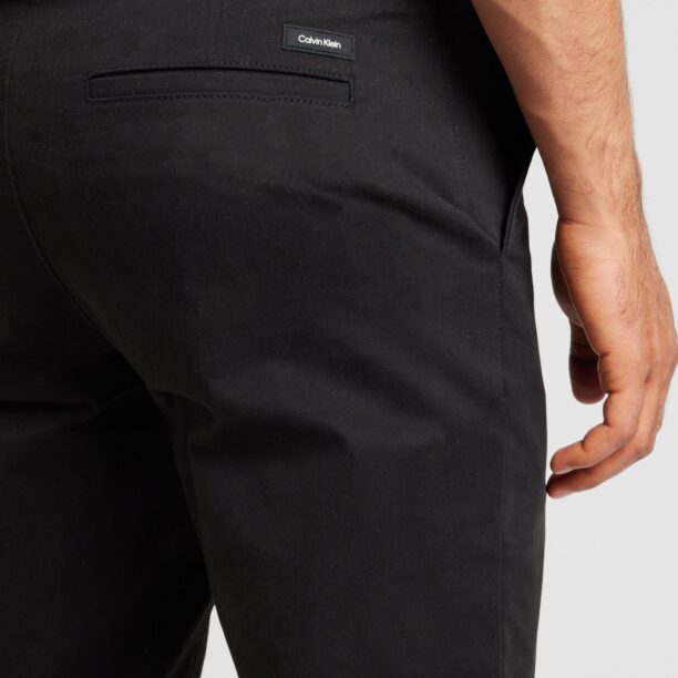 Preţ Calvin Klein Pantaloni eleganți  negru