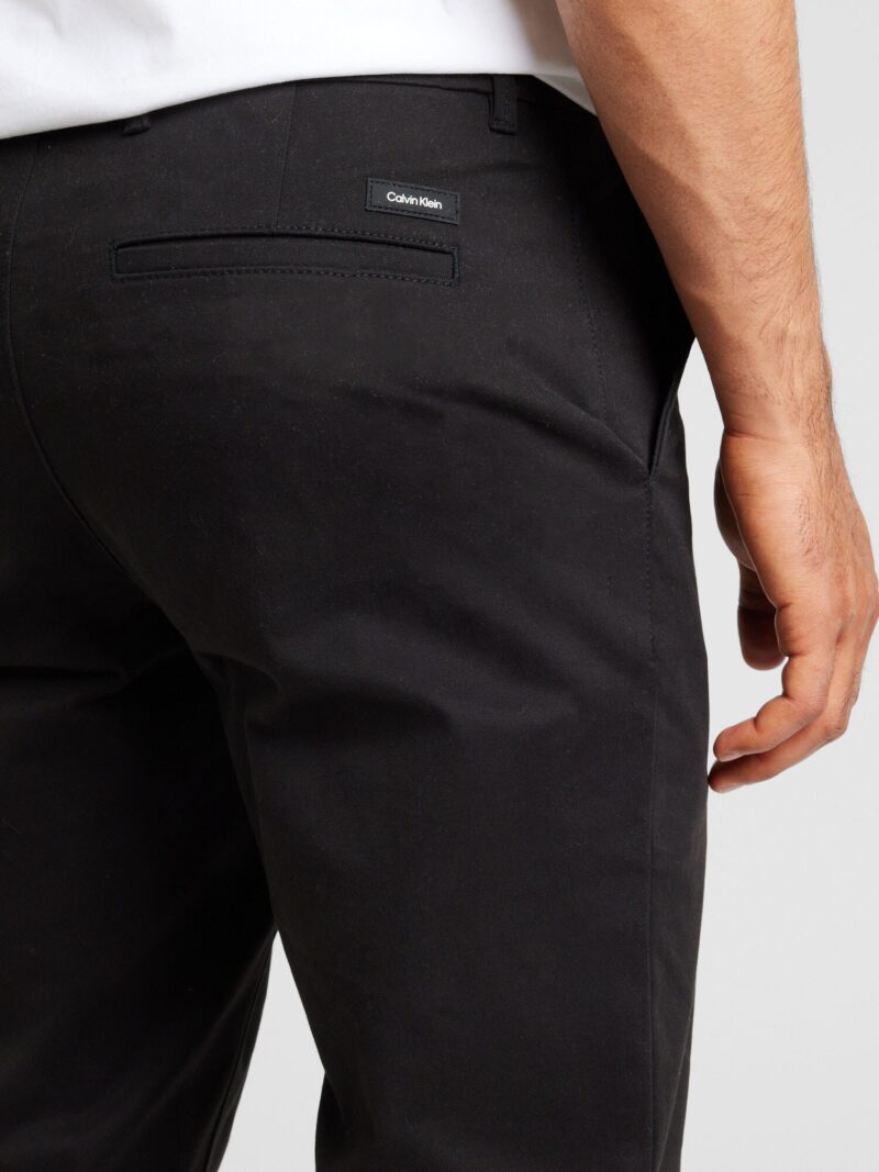 Preţ Calvin Klein Pantaloni eleganți  negru