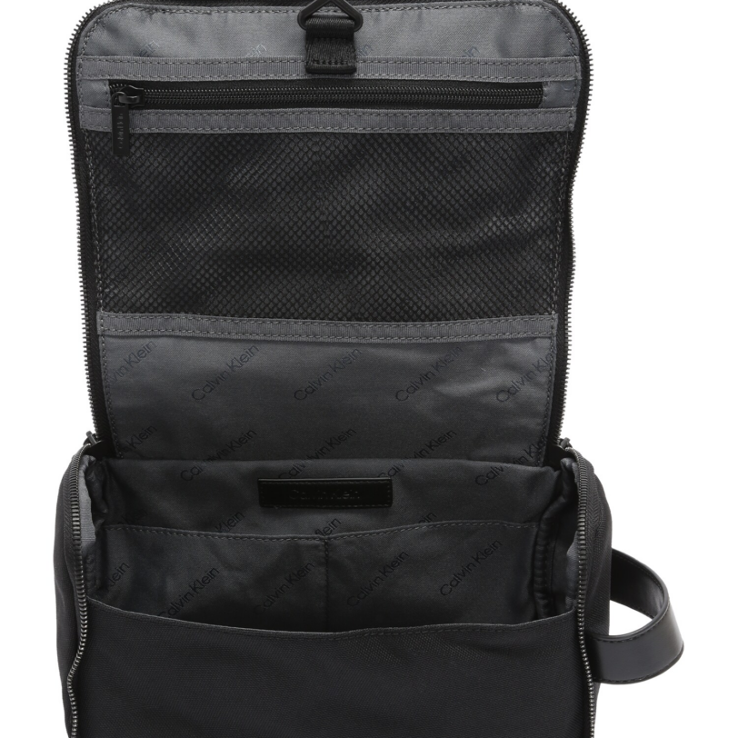 Cumpăra Calvin Klein Sac pentru îmbrăcăminte 'REMOTE'  negru