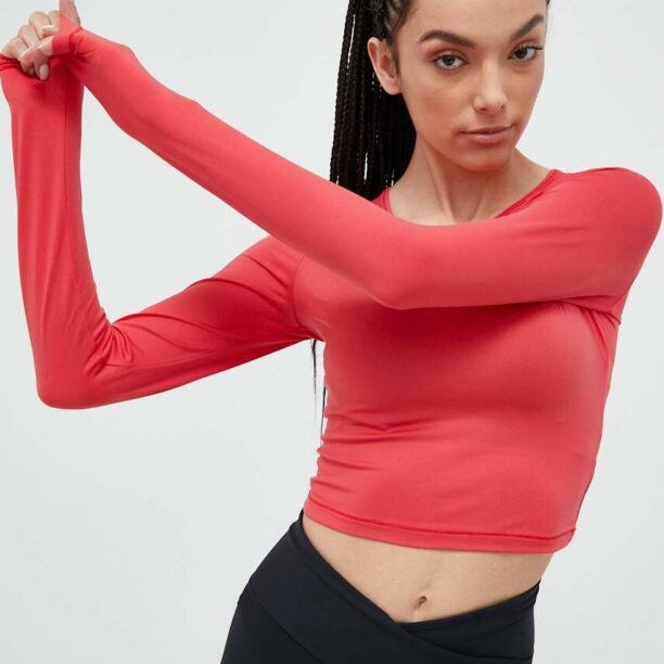 Casall longsleeve de yoga culoarea rosu preţ