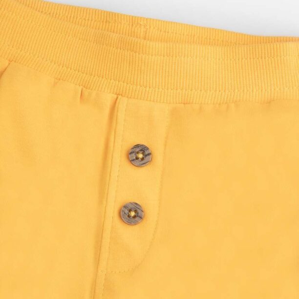 Coccodrillo pantaloni scurti bebe culoarea galben preţ