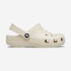 Crocs slapi Classic culoarea bej