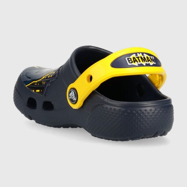 Crocs slapi copii FL BATMAN PATCH culoarea albastru marin preţ