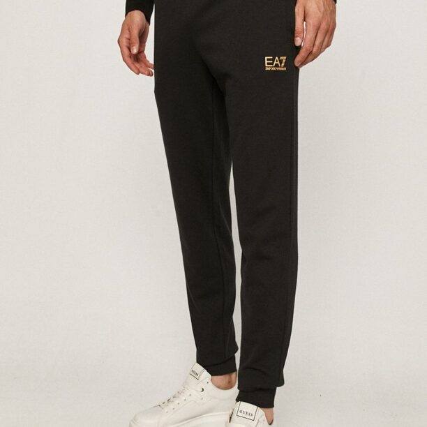 EA7 Emporio Armani pantaloni de trening din bumbac culoarea negru