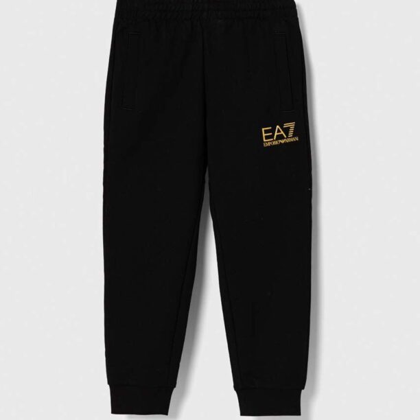 EA7 Emporio Armani pantaloni de trening din bumbac pentru copii culoarea negru