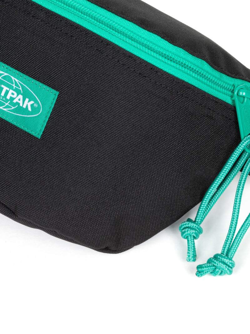 Cumpăra EASTPAK Borsetă 'Springer'  turcoaz / negru