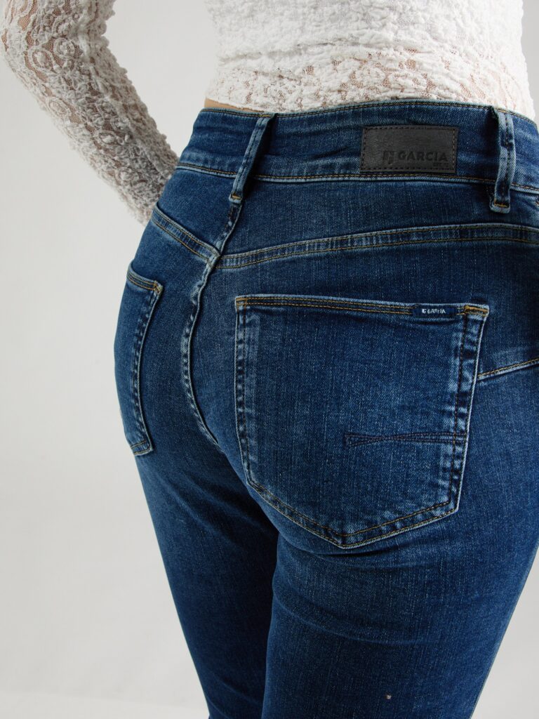 Preţ GARCIA Jeans 'Caro'  albastru denim