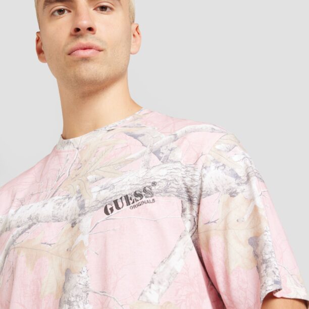 GUESS Originals Tricou 'GO REALTREE'  bej / gri închis / roz / alb preţ