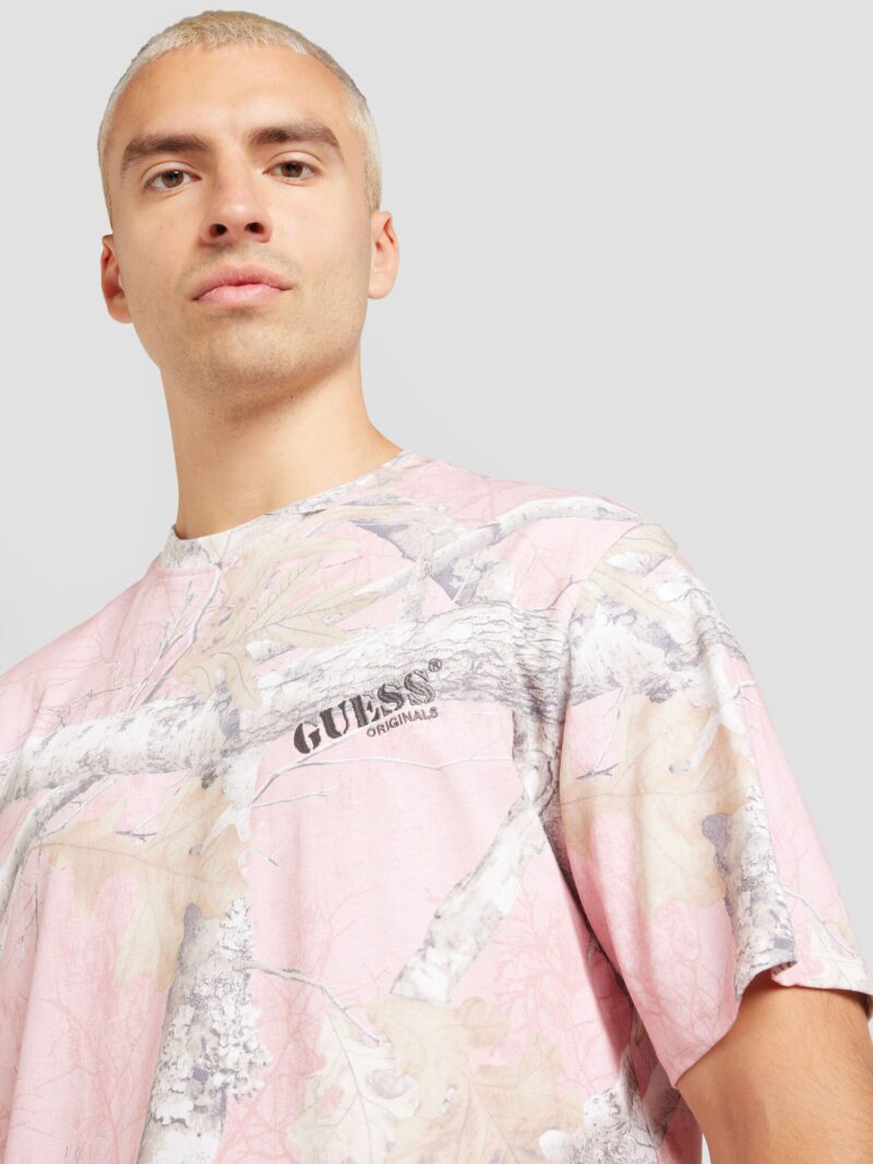 GUESS Originals Tricou 'GO REALTREE'  bej / gri închis / roz / alb preţ