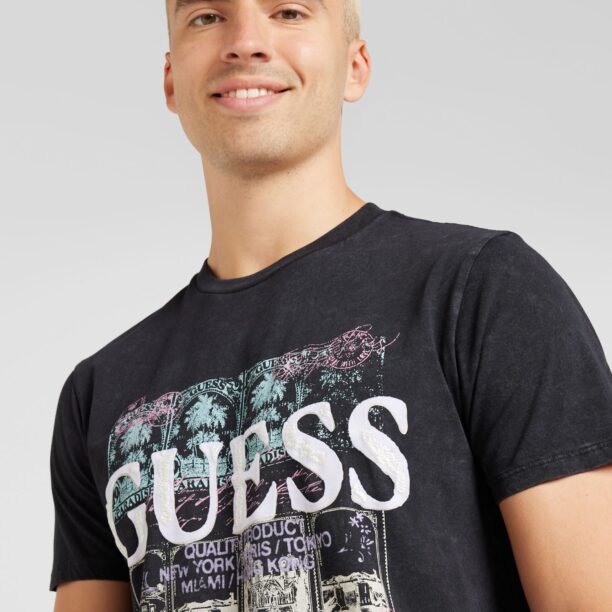 Preţ GUESS Tricou  turcoaz / roz / negru / alb