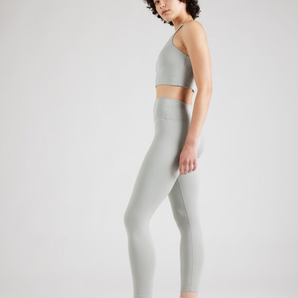 Cumpăra Girlfriend Collective Pantaloni sport 'FLOAT'  gri