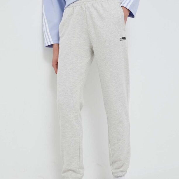 Hummel pantaloni de trening culoarea gri