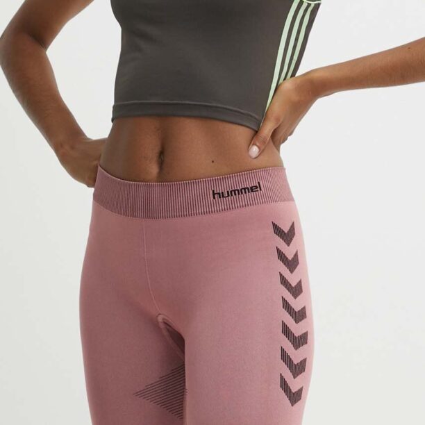 Hummel pantaloni scurți de antrenament First Seamless culoarea roz