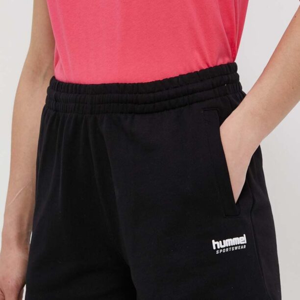 Hummel pantaloni scurti din bumbac culoarea negru