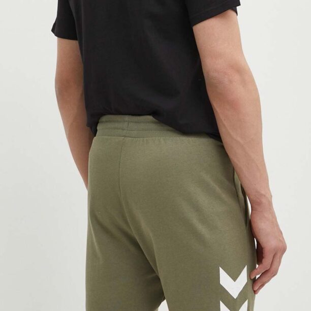 Hummel pantaloni scurti din bumbac culoarea verde preţ