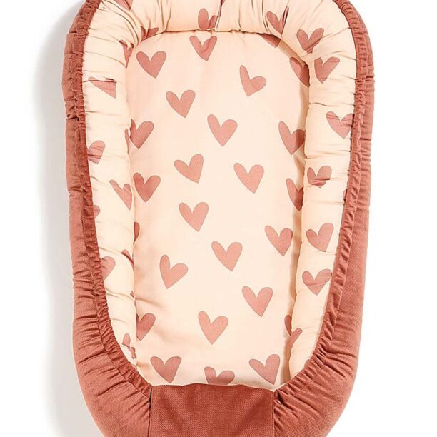 La Millou cocon pentru bebe Best Nest Velvet HEARTBEAT PINK