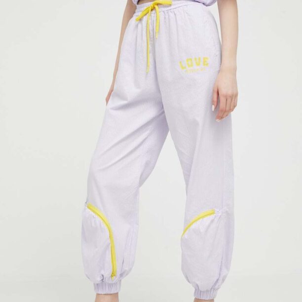 Love Moschino pantaloni de trening culoarea violet