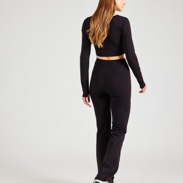 MYLAVIE by Sarah Harrison Pantaloni sport  negru preţ