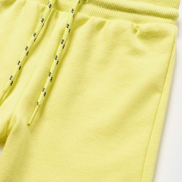 Mayoral pantaloni scurti bebe culoarea galben preţ