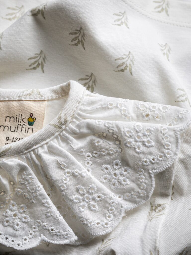 Milk & Muffin Tricou  verde / alb murdar preţ