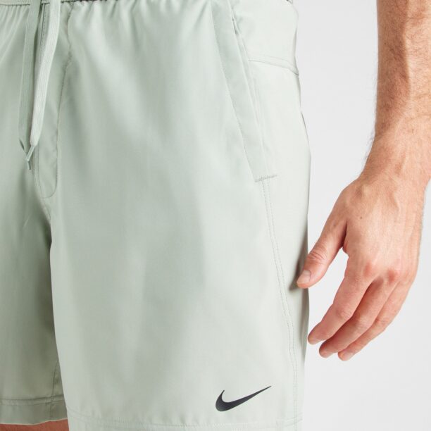 Preţ NIKE Pantaloni sport 'FORM'  verde mentă / negru