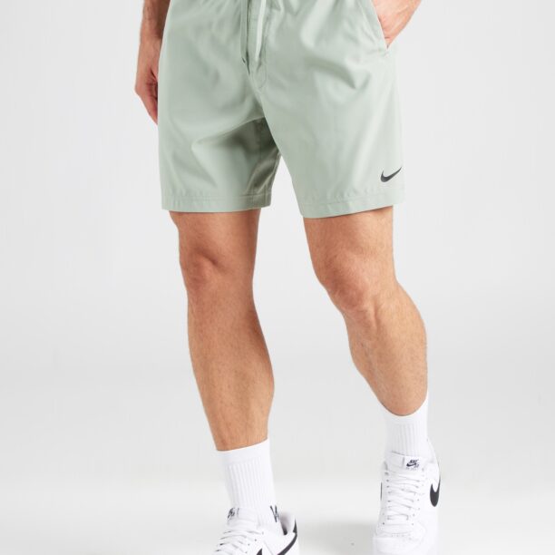 NIKE Pantaloni sport 'FORM'  verde mentă / negru