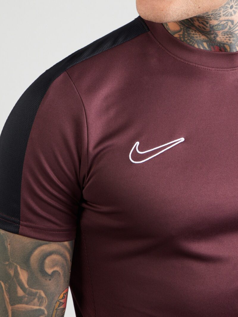 Preţ NIKE Tricou funcțional 'Academy23'  roșu burgundy / negru / alb